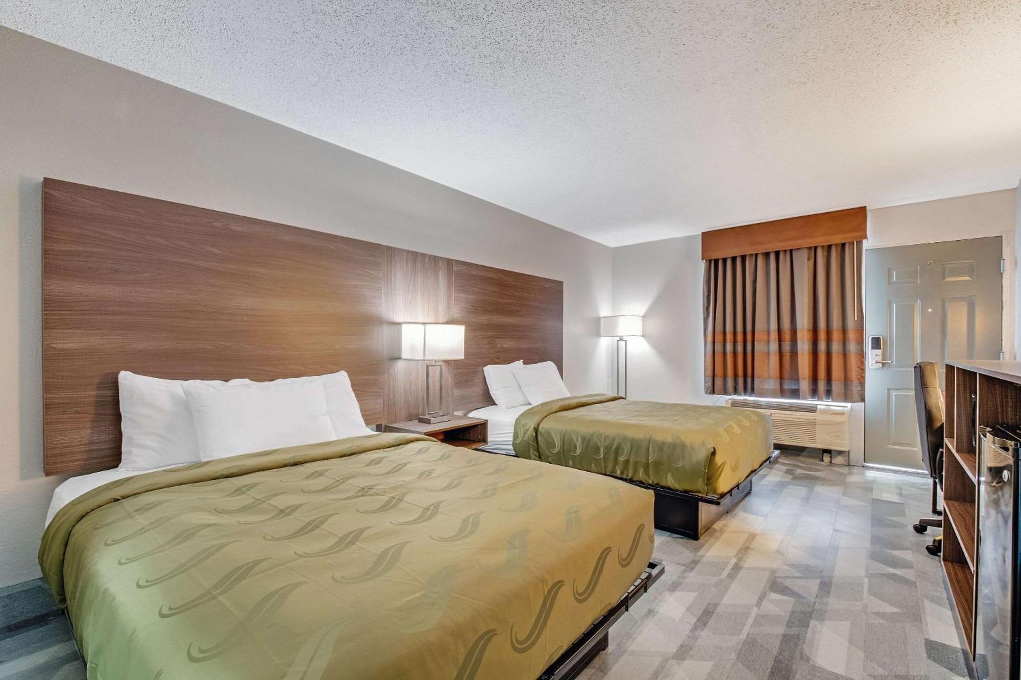 Quality Inn Dalton Buitenkant foto