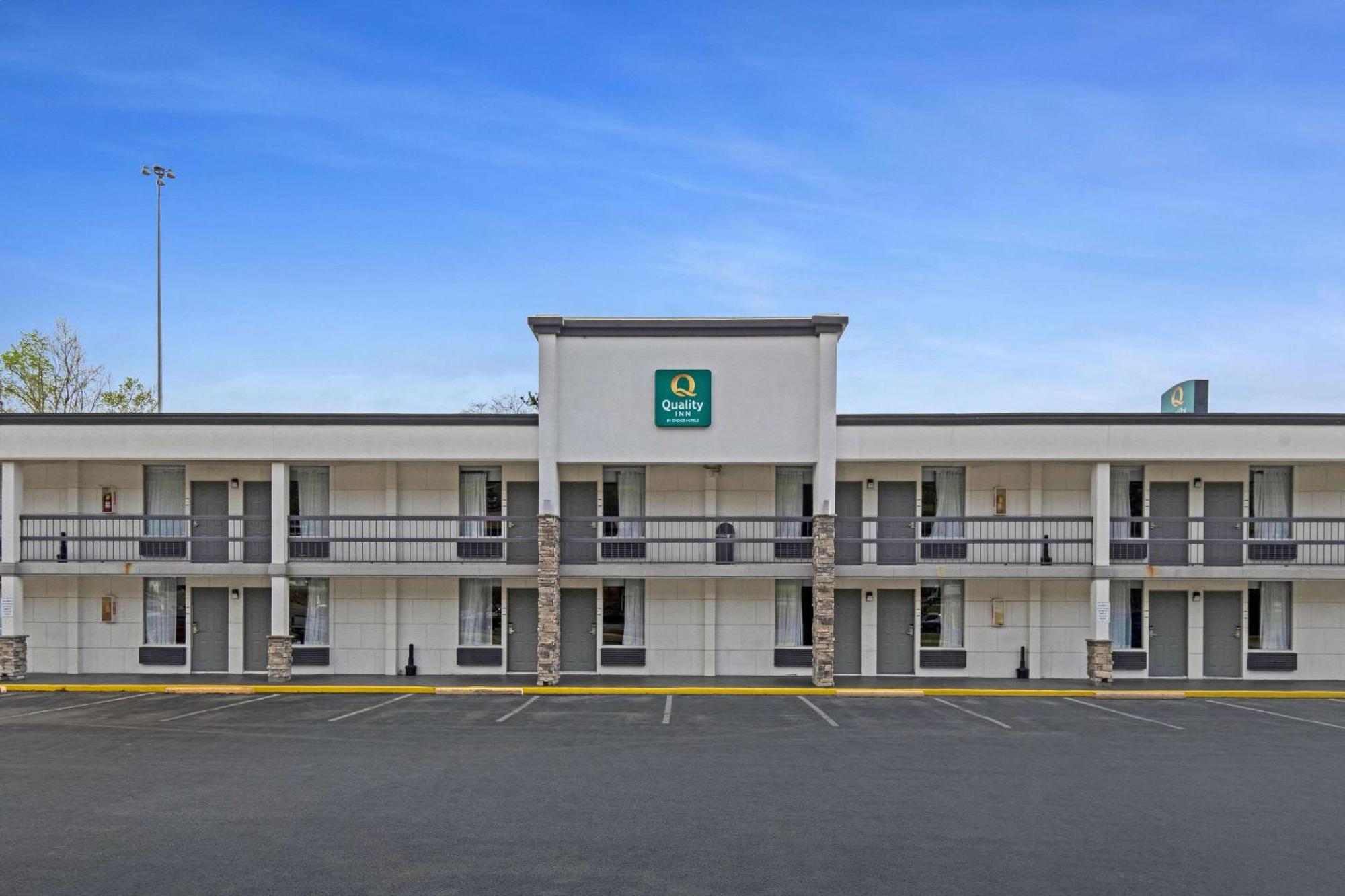 Quality Inn Dalton Buitenkant foto